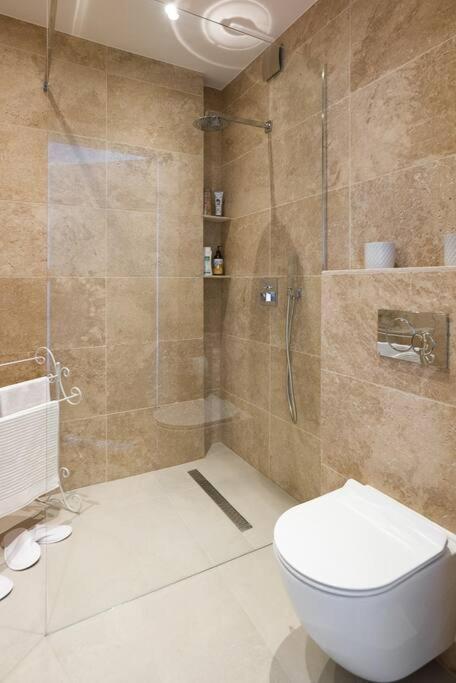 Charming Apartment In Perfect Location Krasków Exterior foto