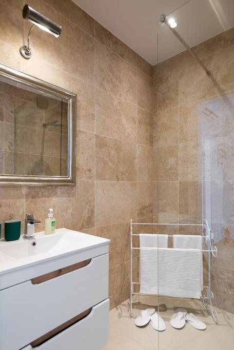 Charming Apartment In Perfect Location Krasków Exterior foto